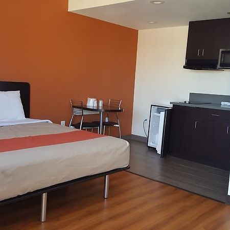 Motel 6 Maple/Main Hesperia Luaran gambar
